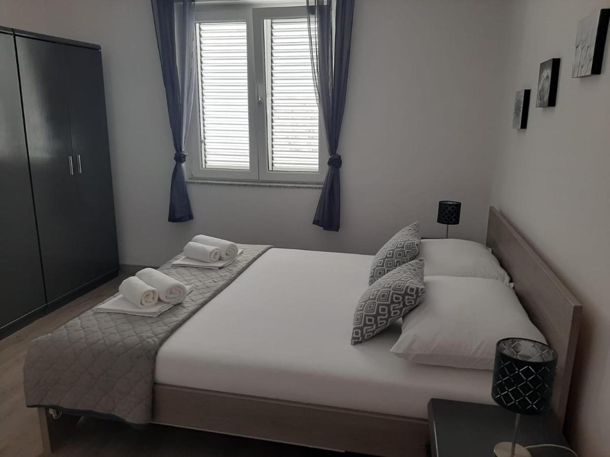 Apartman Alberta โวดีเซ ภายนอก รูปภาพ