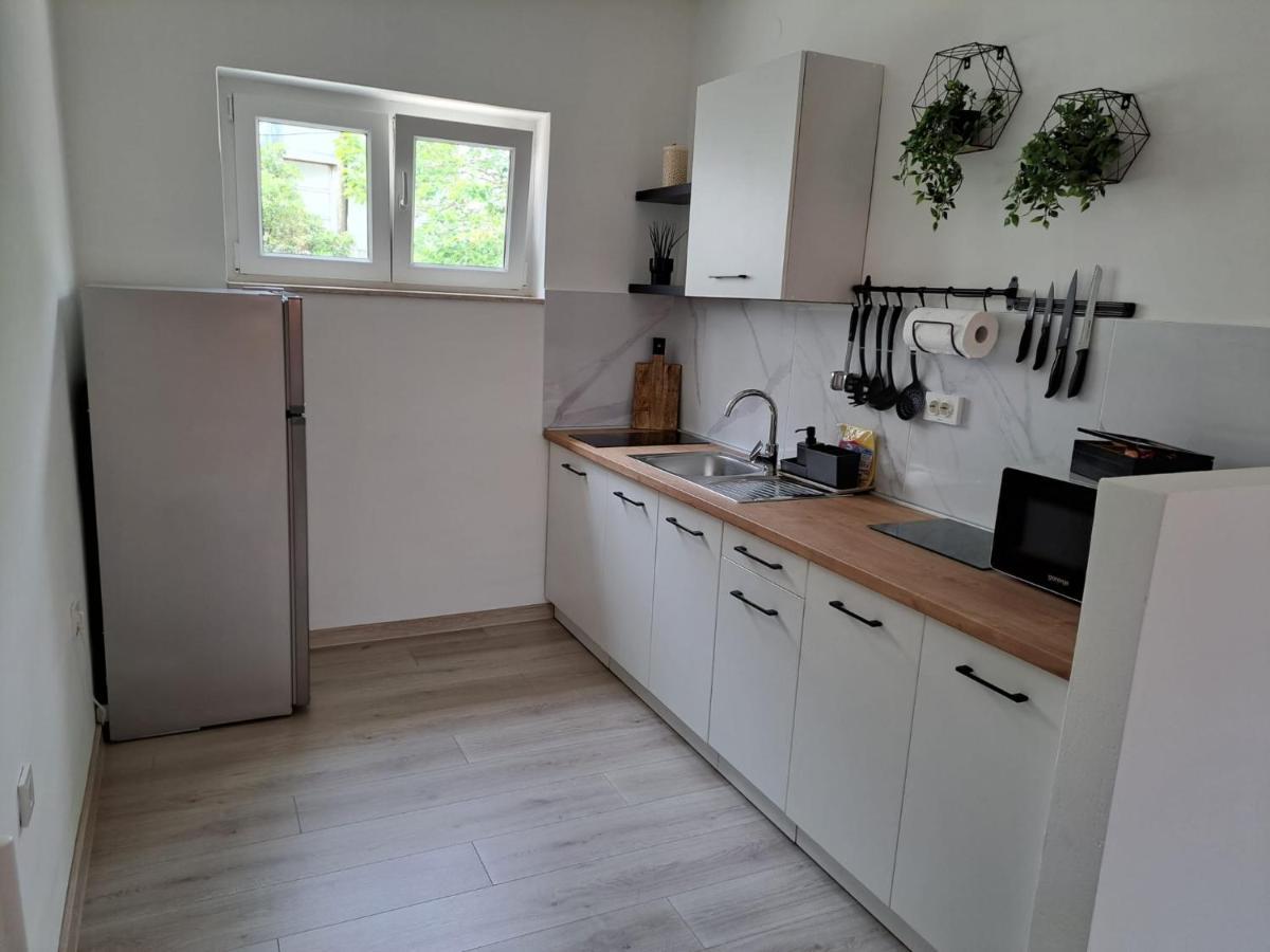 Apartman Alberta โวดีเซ ภายนอก รูปภาพ
